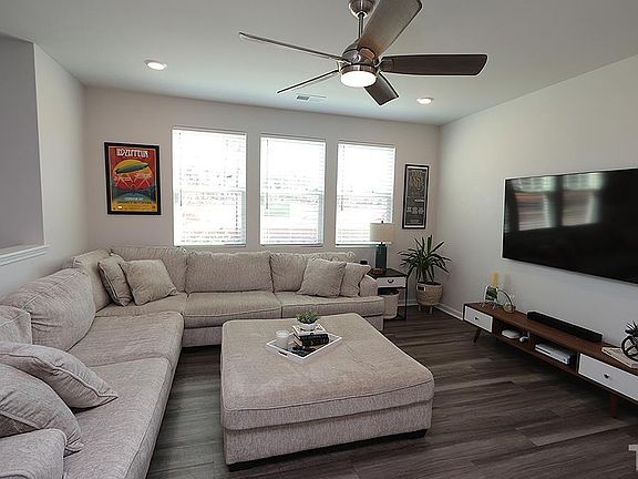 2nd image of 529 Traditions Grande Blvd