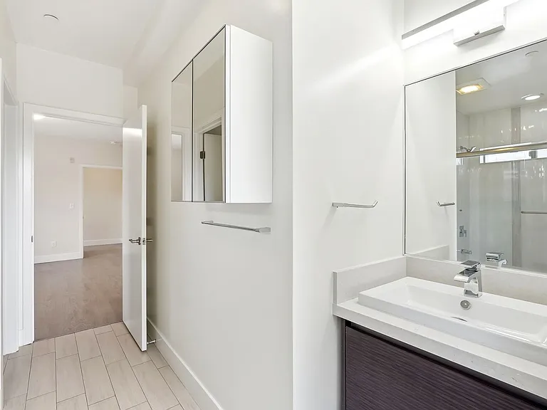 11305 Moorpark St — Photo 15