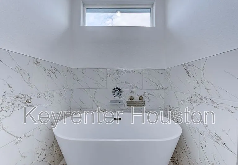 8203 Woodlyn Rd #C — Photo 22