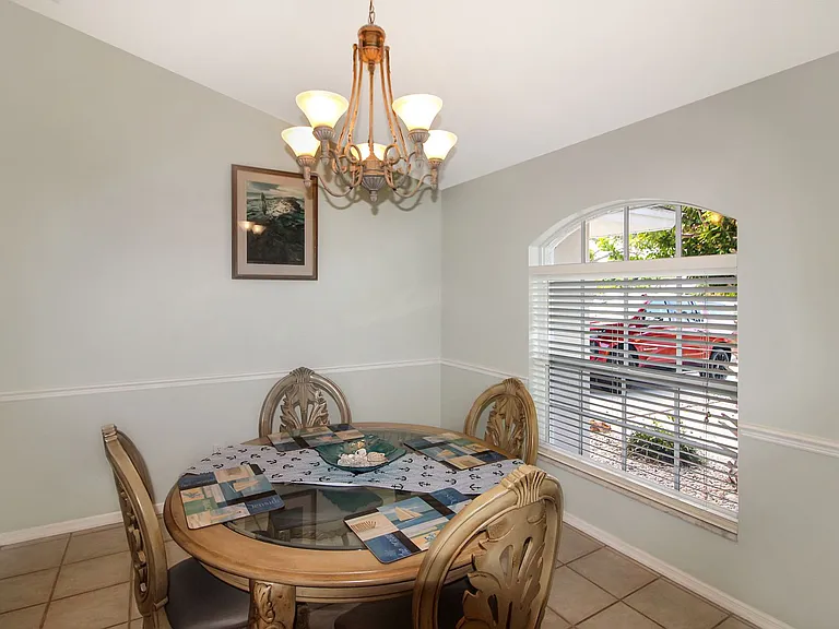 1180 Palmetto Dr — Photo 5
