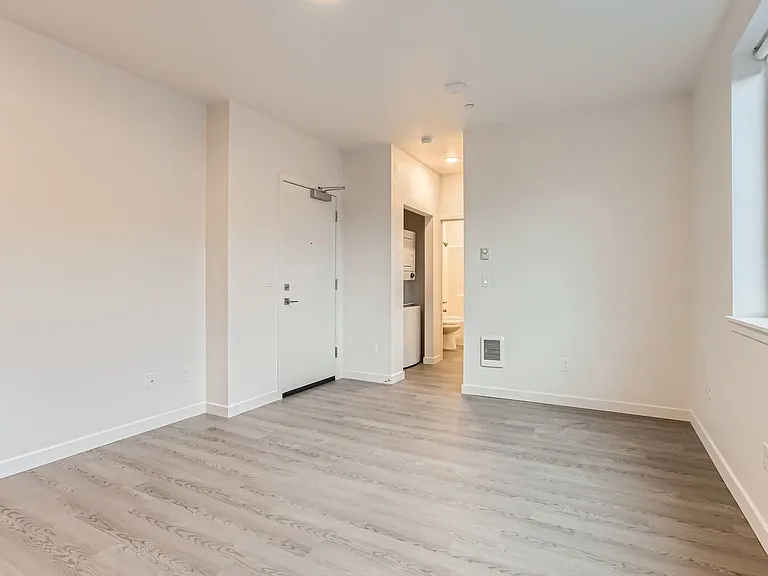 11 NE 55th Ave #306 — Photo 5