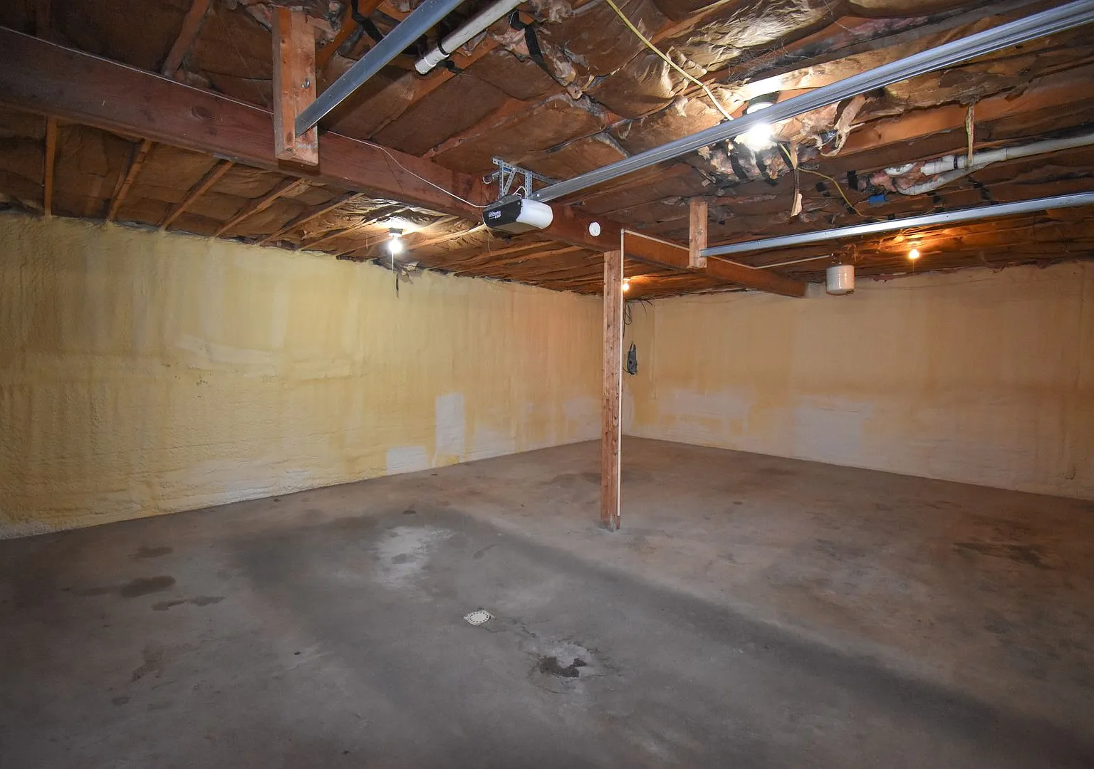 2 Bedroom in Jersey Shore with 1 Car Garage! — Photo 4