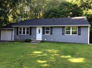 7650 Creekside Cir, Sodus, NY 14551