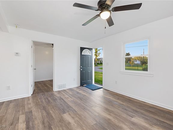 3rd image of 3279 Cope Ave