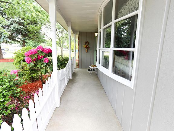 4th image of 2803 E Chester Dr