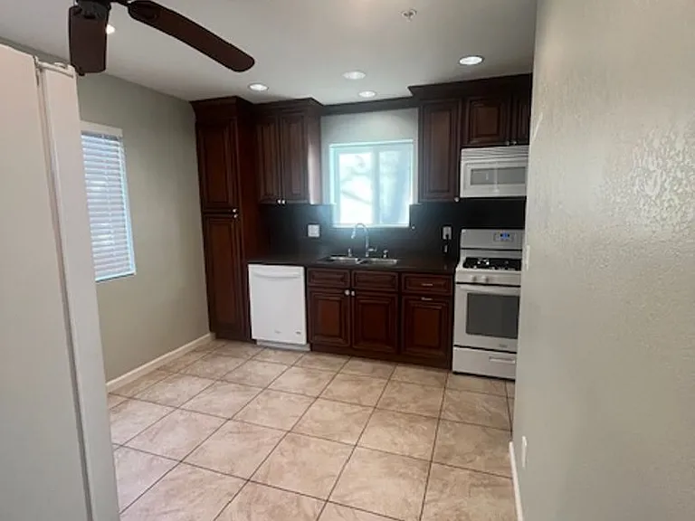 11346 Havstad Dr — Photo 7