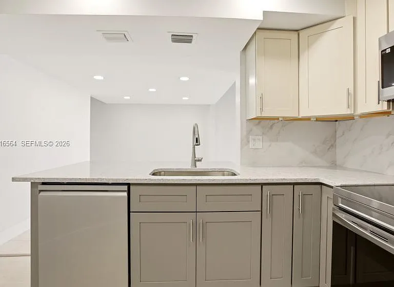 9425 Fontainebleau Blvd #202 — Photo 9