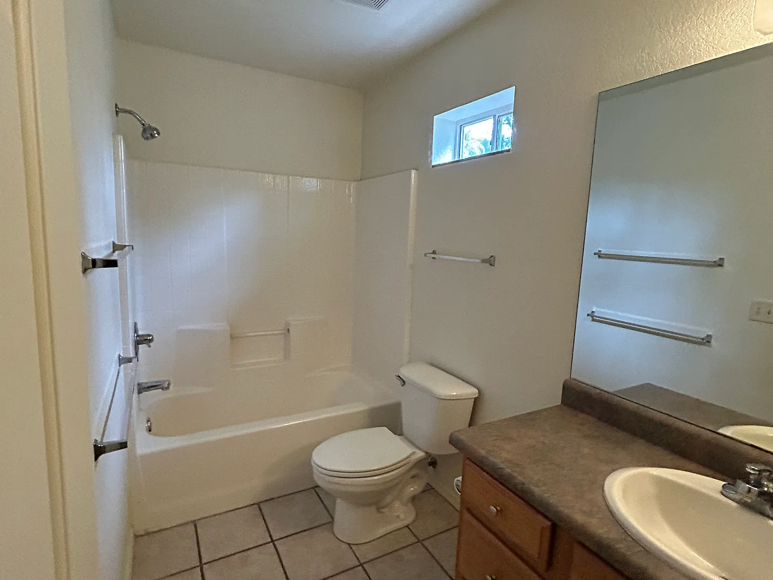 3 bed, 1200 sqft, $1,475 — Photo 3