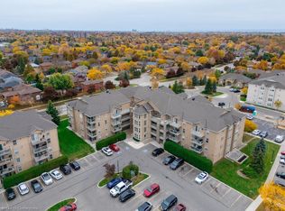 1460 Bishops Gate #103, Oakville, ON