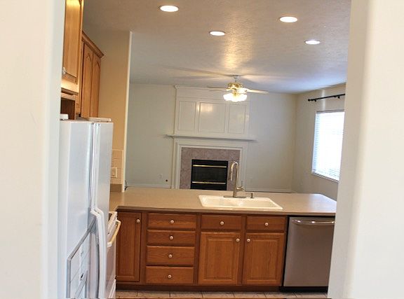 2nd image of 1194 E Hawberry Cir Unit A