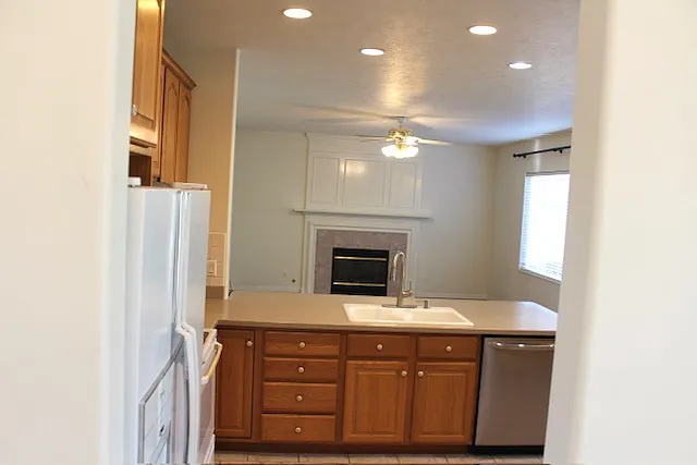 1194 E Hawberry Cir #A — Photo 2