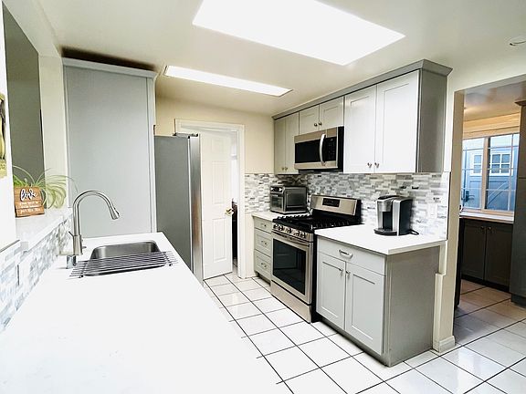 2nd image of 729 Orange Dr