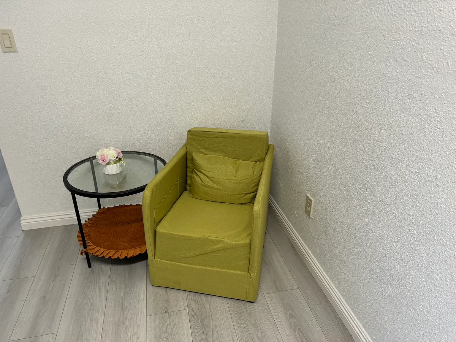 819 Maertin Ln — Photo 3