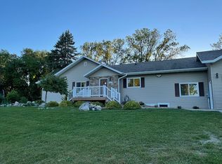 521 Leonard St, Hawley, MN 56549