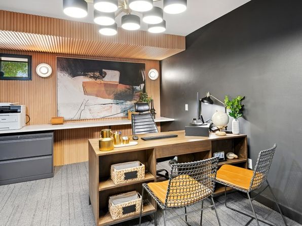 944 Round Bay Rd #2-F