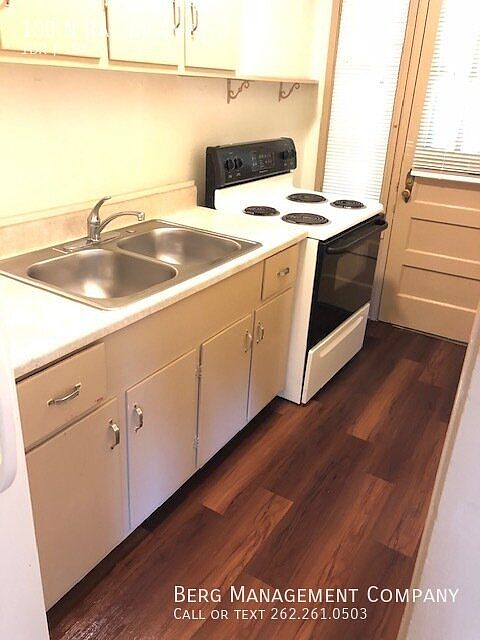 1st image of 100 N Racine Ave #3