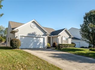 2746 Oak Trace Ct, Dayton, OH 45431