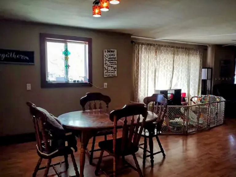 104 N Euclid St — Photo 5