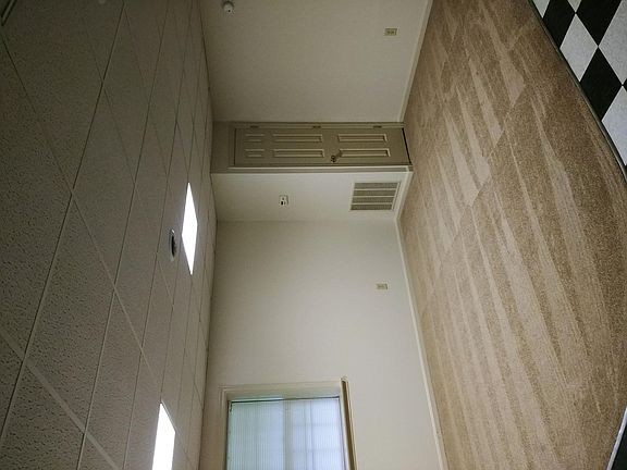 5th image of 409 Willis St