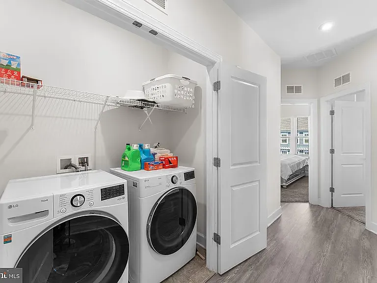 8773 Elsing Green Dr — Photo 12