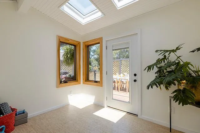 2275 Professor Ave #UP — Photo 12