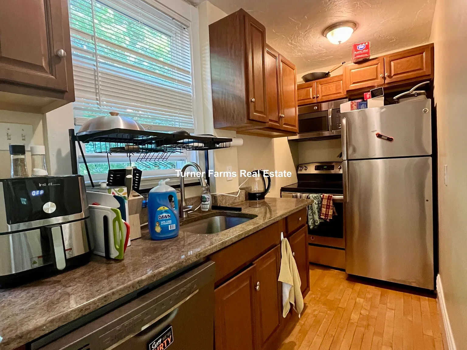 4 bed, 9999 sqft, $5,800 — Photo 1
