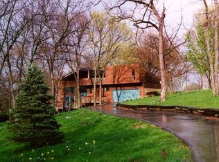 9211 Olmstead Rd, Kansas City, MO 64138