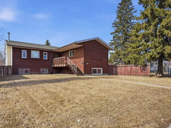 12340 Saint Albert Trl NW, Edmonton, AB T5L 4G8