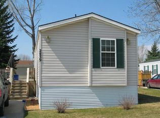 2439 Glenwood Dr, Grand Forks, ND 58201