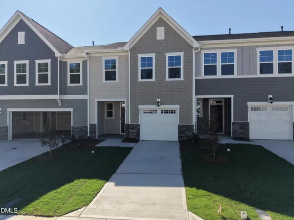 215 Deercroft Dr, Apex, NC 27539