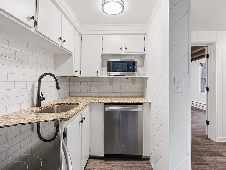1016 E 900 S — Photo 93