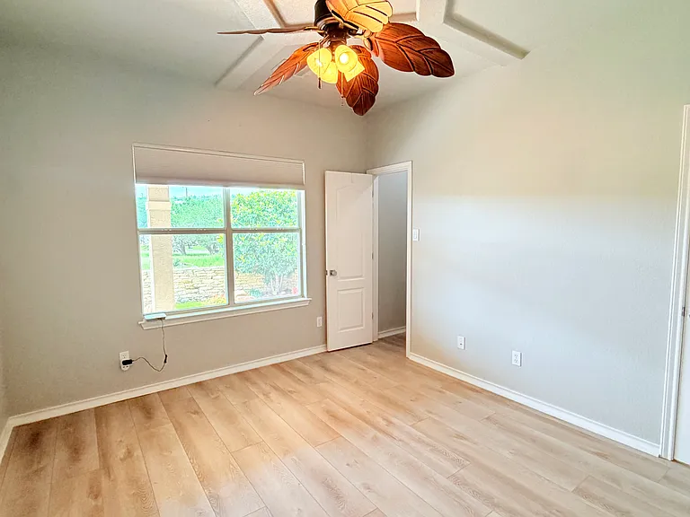 412 Shayla Ln — Photo 26