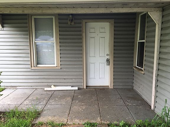 2nd image of 327 N Jefferson St