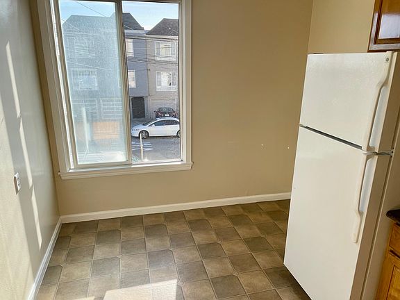 5th image of 3648 Irving St APT 4