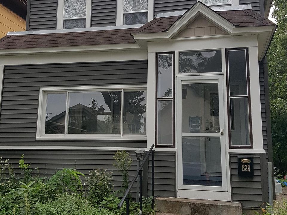 1st image of 828 20th Ave NE