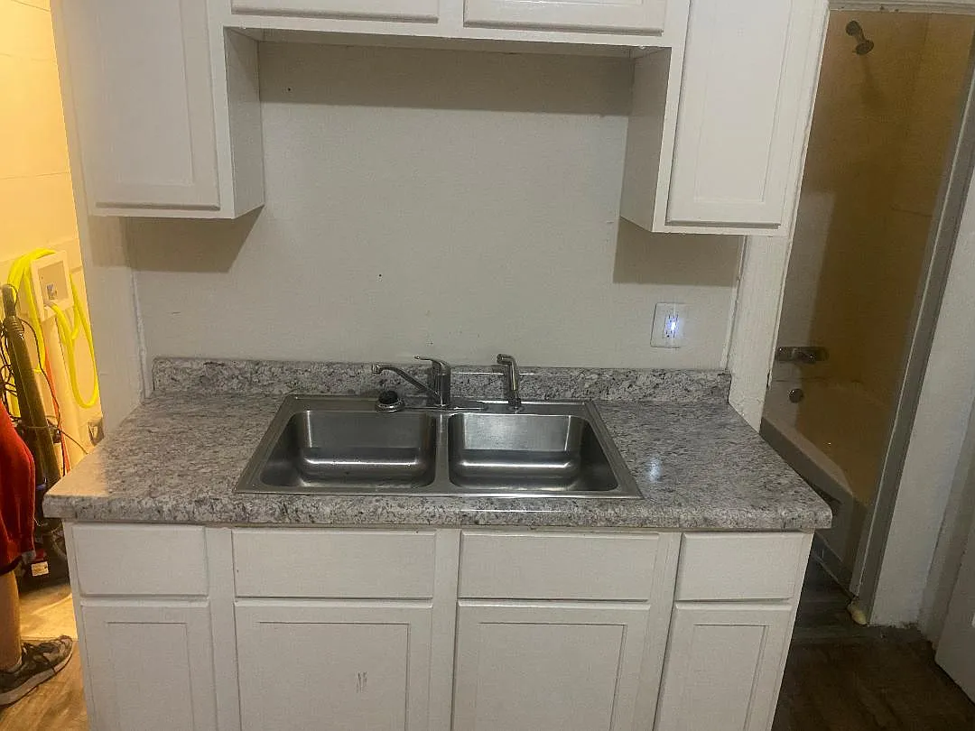 3 bed, 1102 sqft, $1,600 — Photo 2