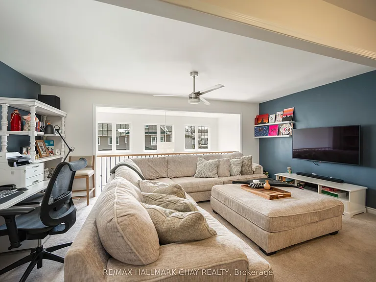 41 Masters Cres — Photo 18