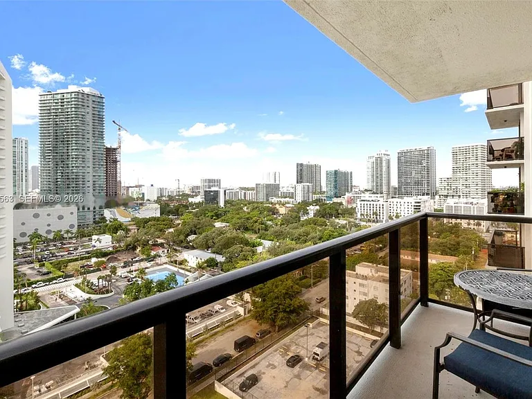 600 NE 36th St #1717 — Photo 3