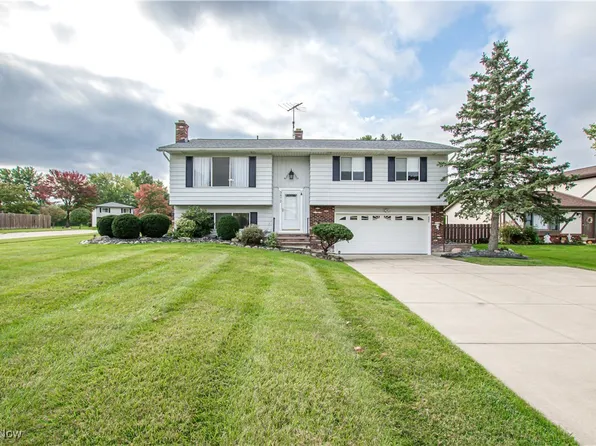 3872 Mars Dr, Brunswick, OH 44212