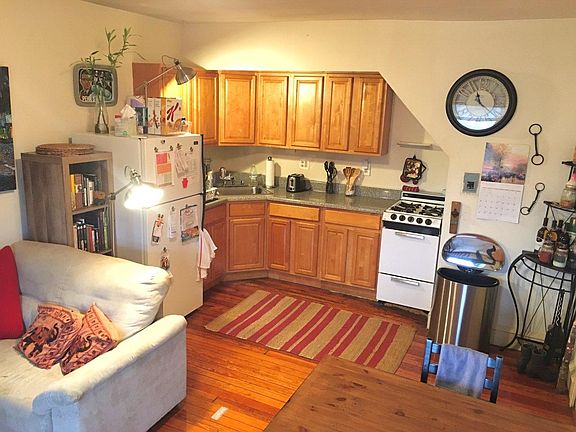 4th image of 4039 Spruce St APT 3R
