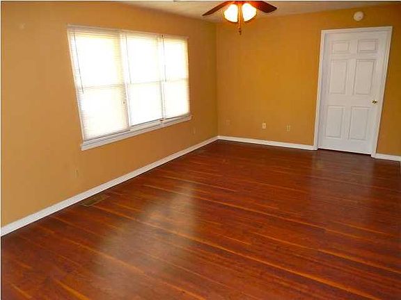 3rd image of 78 Millport Dr