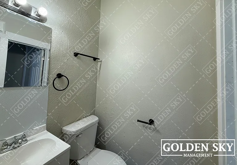 1224 E Main St #1 — Photo 2