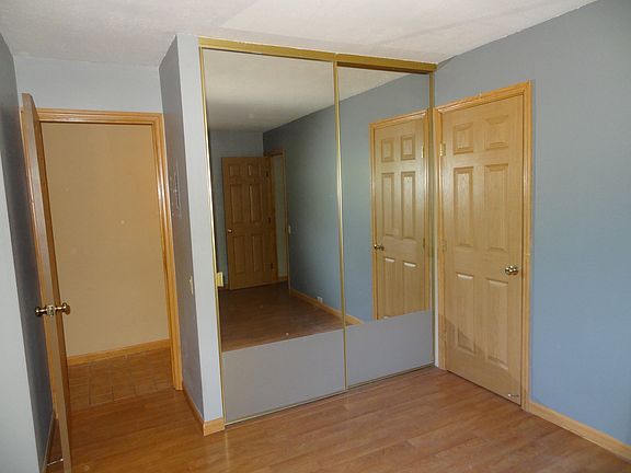 4th image of 733 Woodside Ln E Unit 8