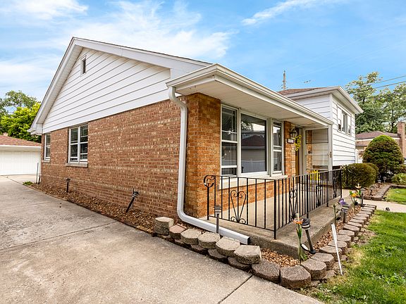 4th image of 5425 Drury Ln
