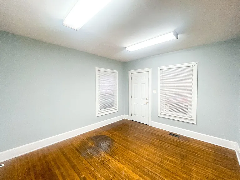 710-712 N Bosart Ave — Photo 7