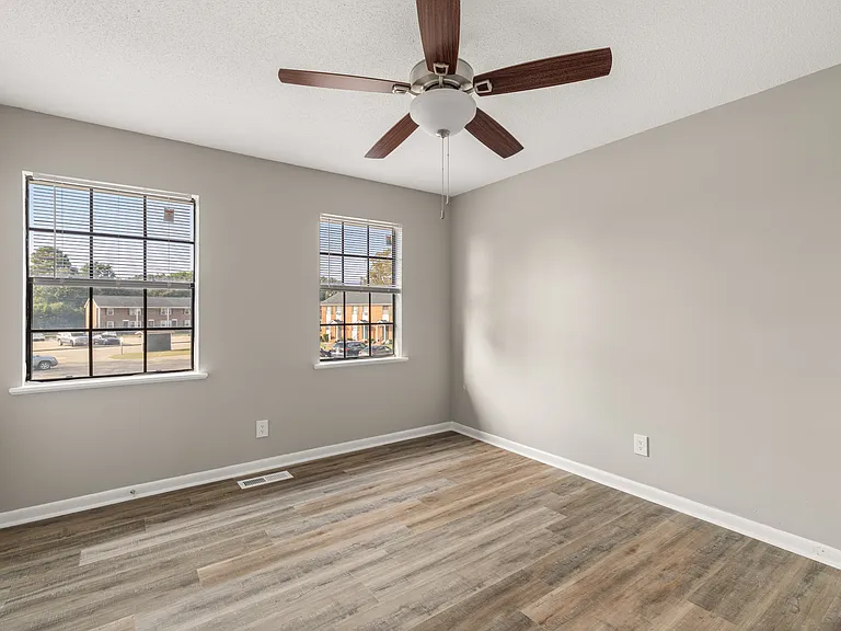 Camden Place Apartments — Photo 12