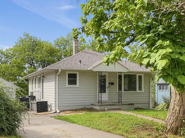 2618 S 33rd St, Omaha, NE 68105