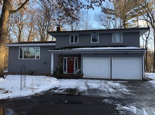 3323 Deerfield Rd, Eau Claire, WI 54701