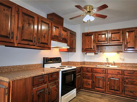 3rd image of 400 Willomett Ave