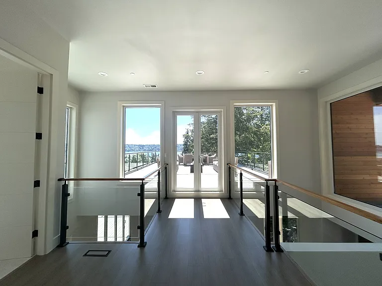 8243 W Mercer Way — Photo 20